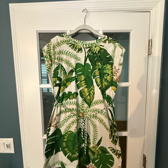FARM Rio Dresses & Skirts - FARM Rio Green Leaf Print Mini Dress